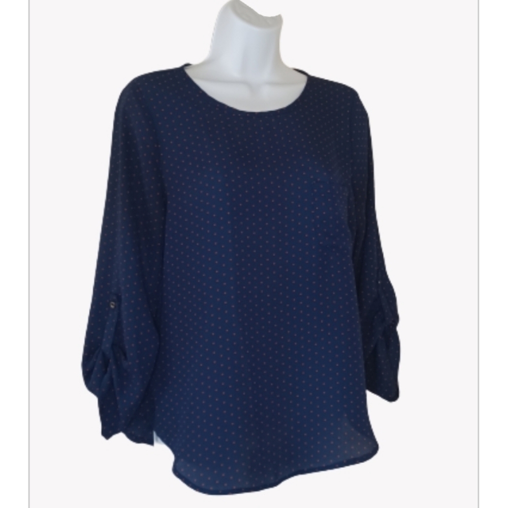 Lily White Polkadot roll tab blouse, sz M